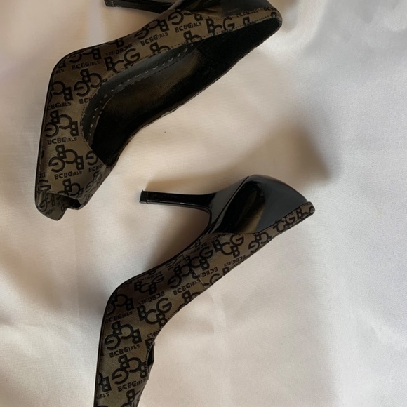 Sexy BCB Girls Open Toe Heels in Black and Gray! - Picture 6 of 11